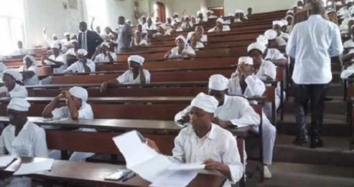 3329-etudiants-de-linfas-composent-pour-le-diplome-detat